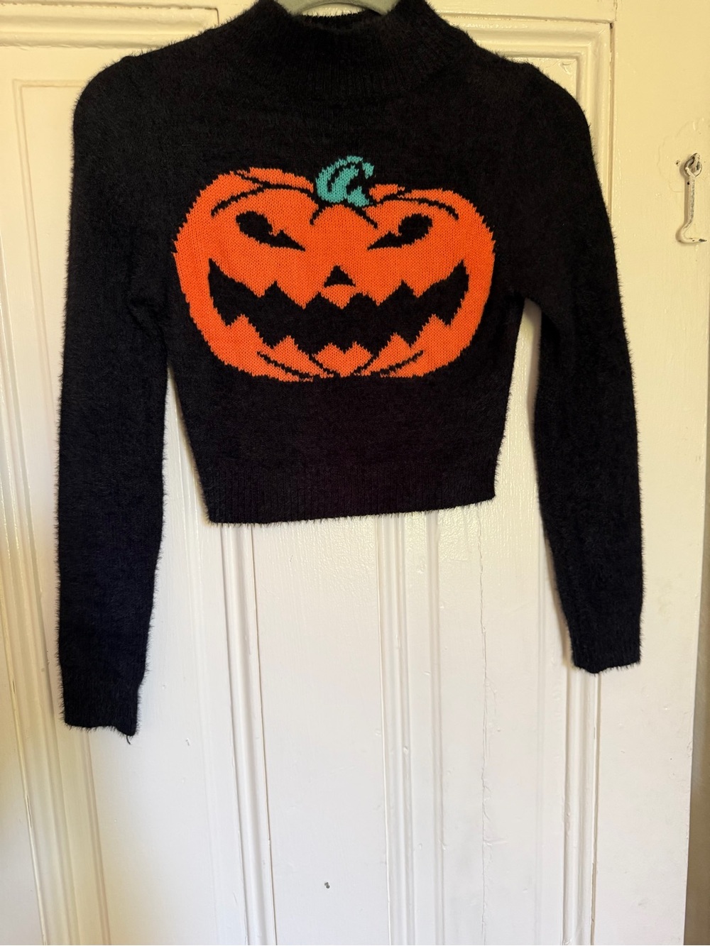 Black Pumpkin Graphic Cropped Sweater - Women's Halloween Knit size small nwot